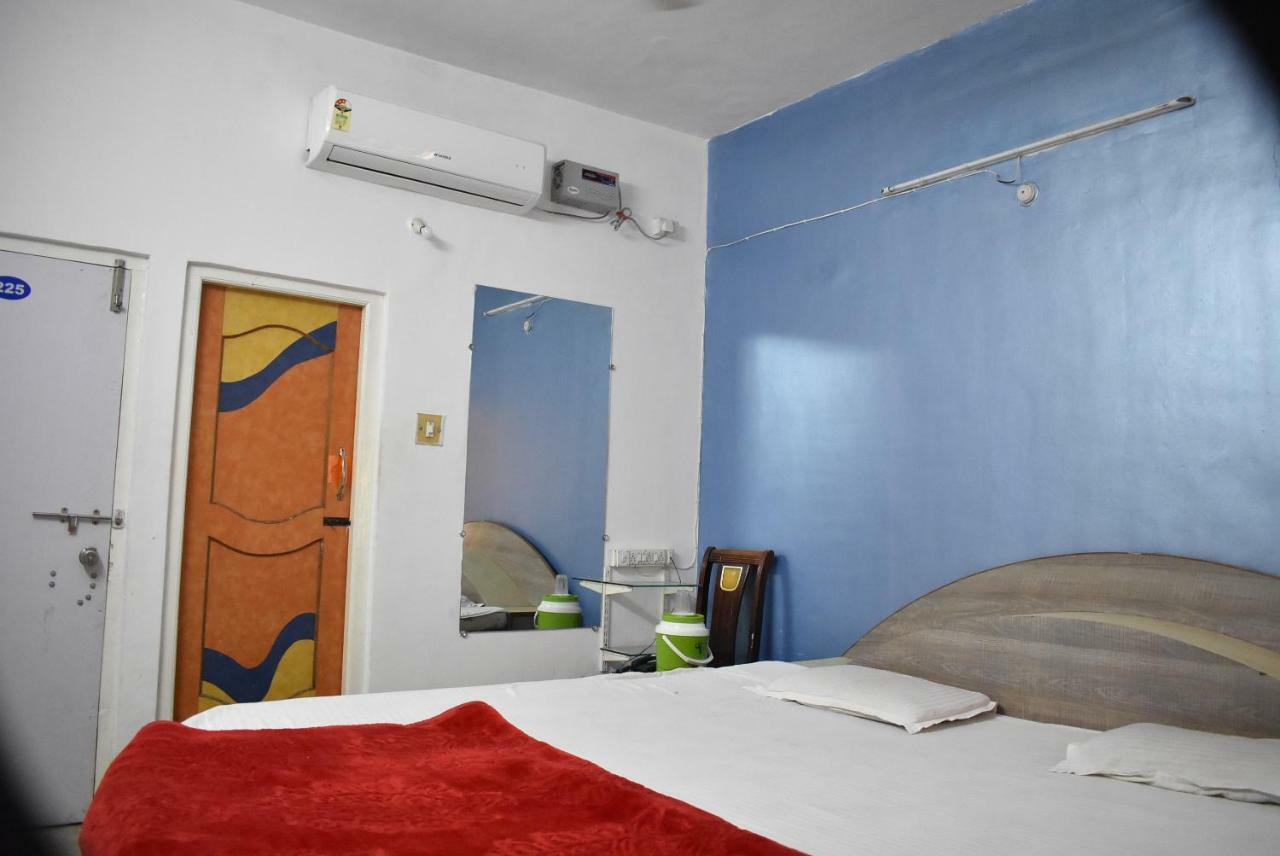 Stay Guru Usha Residency Bhuj Exteriér fotografie